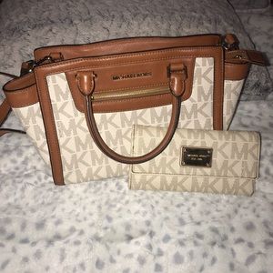 Michael Kors bag w/ matching wallet